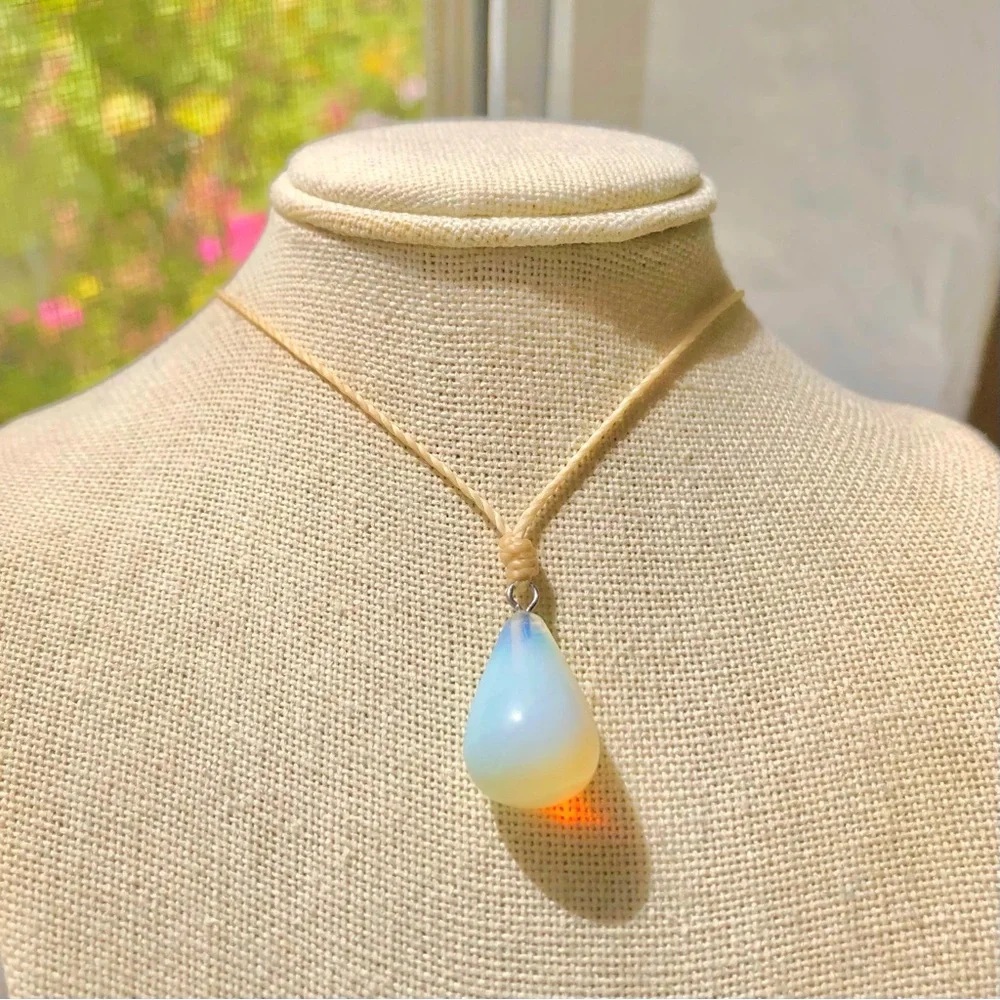 Whimsy Opalite Teardrop (Cream) Necklace/Choker - Picture 2 of 6